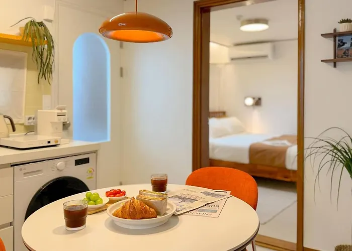 Namsan Sunset View Station 5 Minutes Apartment *
